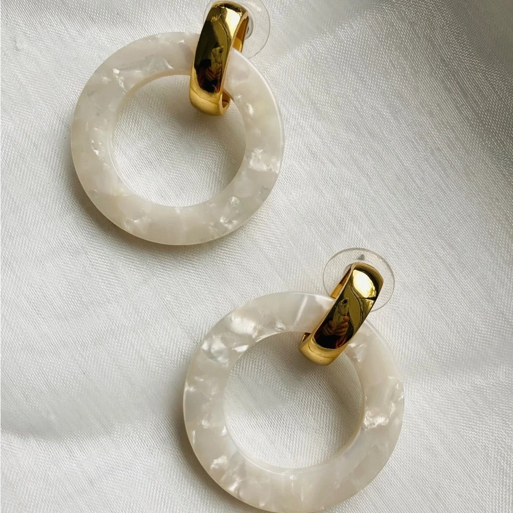 Kate spade earrings with mother-of-pearl and gold dangle hoops. - Picture 3 of 4